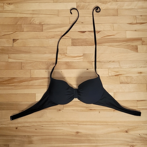 A simple bikini top from Ardene - Picture 3 of 9